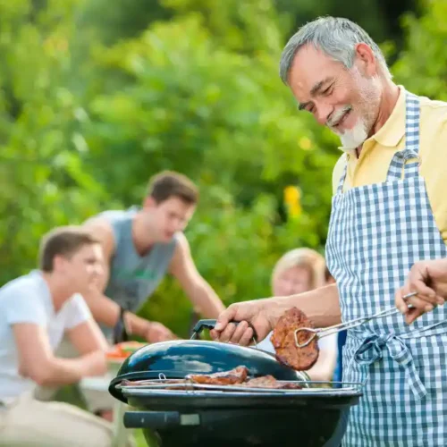 A family barbeque outside in the summer - keep pests away from your home with Johnson Pest Control in TN